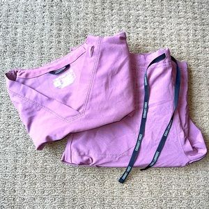 Carhartt Purple Scrub Set, pockets, size m